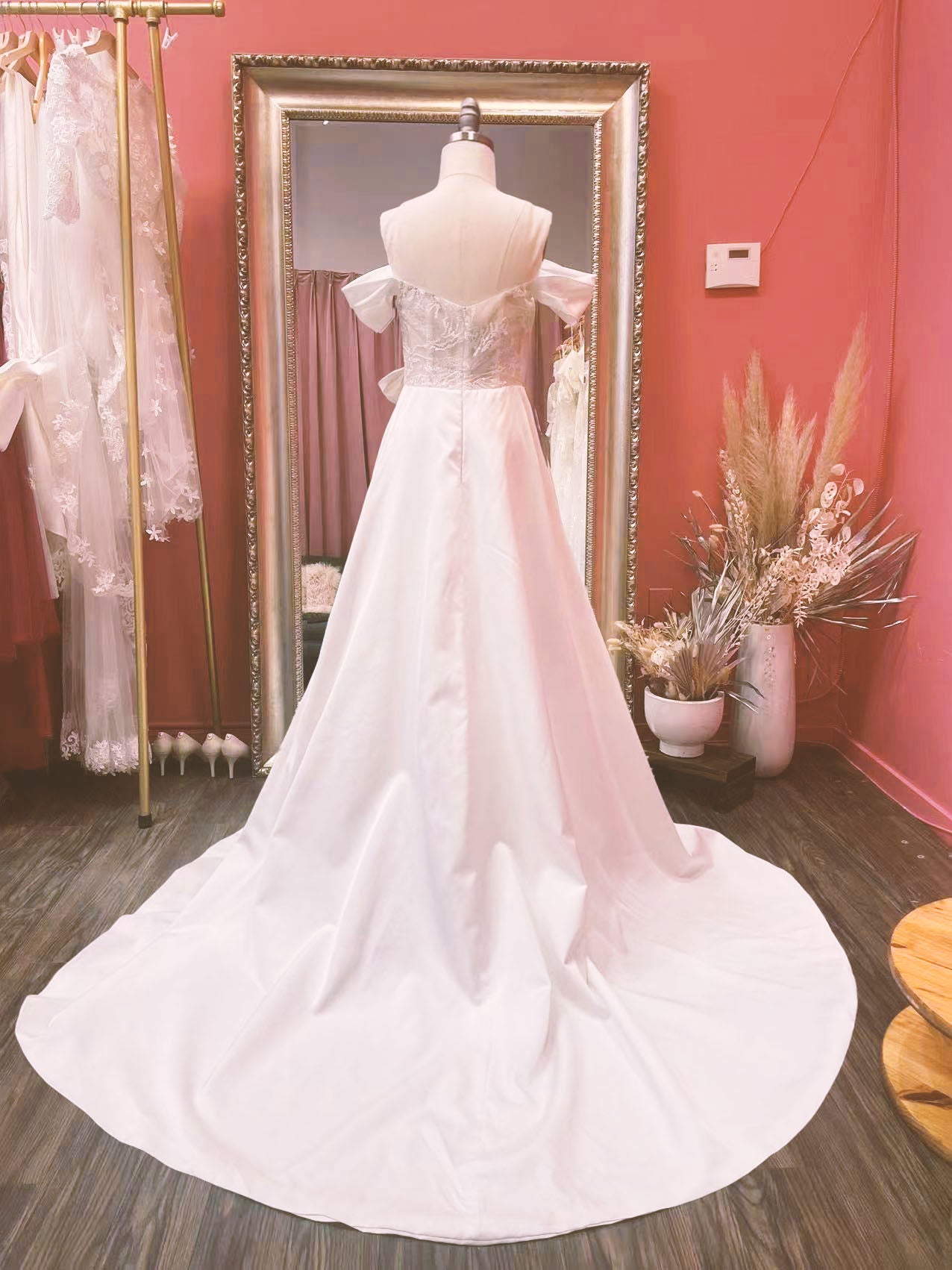 Jolie - Selena Huan Floral Abstract Chantilly Lace Waist Illusive Strapless  Skirt Ball gown